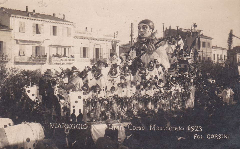 Il carro di Pierrot di Umberto Giampieri - Carri grandi - Carnevale di Viareggio 1923