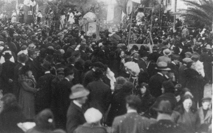 Altalena ambulante di  - Mascherate di Gruppo - Carnevale di Viareggio 1924