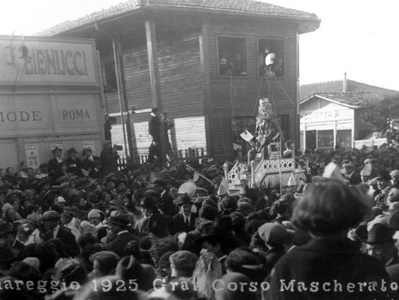 Il trionfo del Re dei poco studiosi di Gino Morescalchi - Mascherate di Gruppo - Carnevale di Viareggio 1925