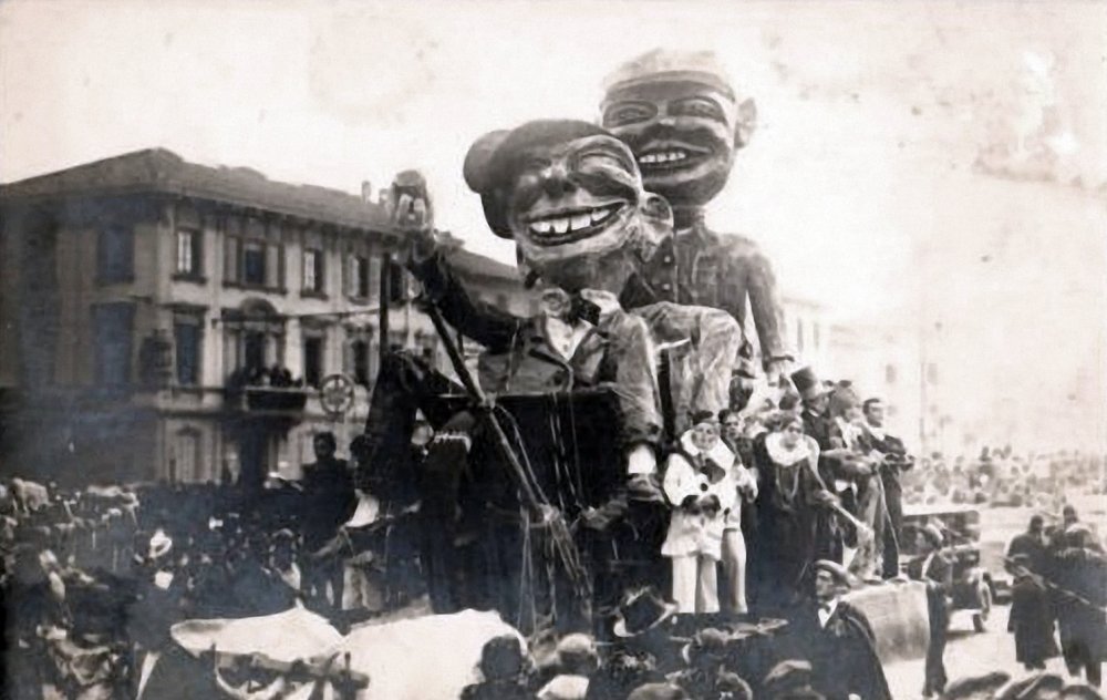 A letto gli ubriachi di Leonida Fontanini - Carri piccoli - Carnevale di Viareggio 1927