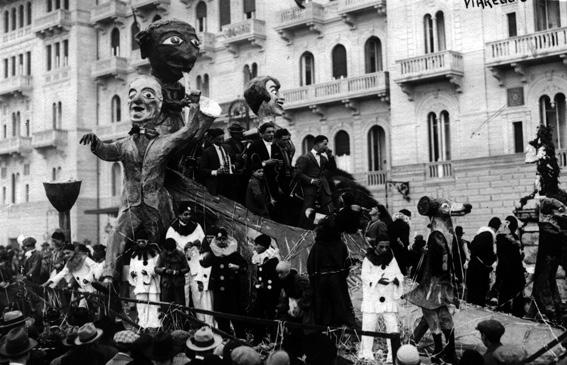 La danza in carnevale di Bernardo Malfatti - Carri grandi - Carnevale di Viareggio 1927