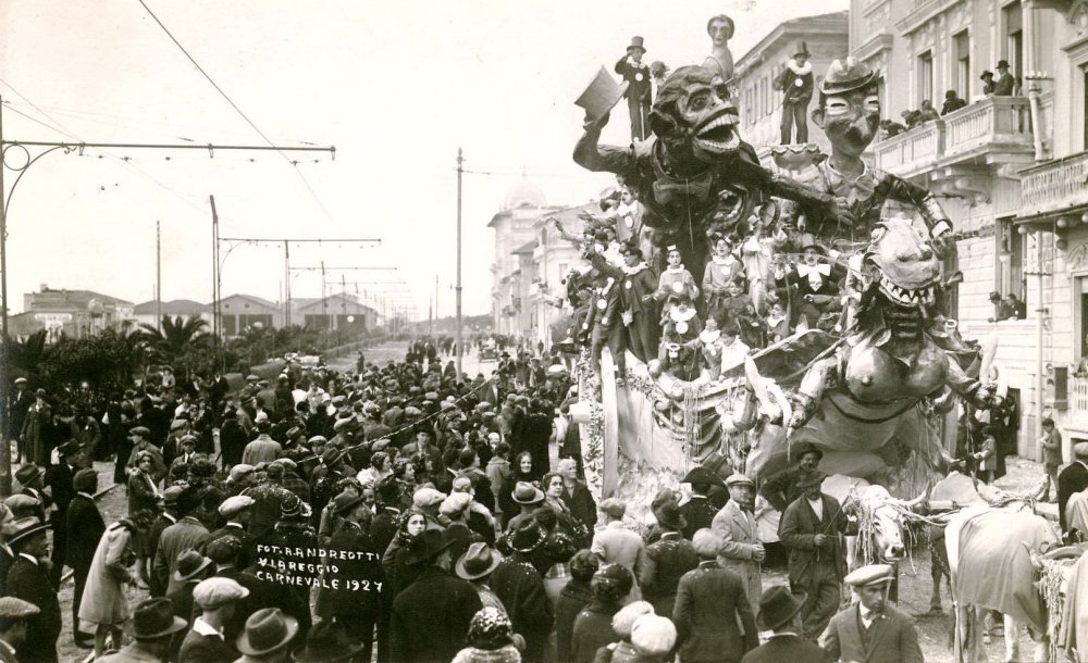 Una scimmia presa in carnevale di Antonio D’Arliano - Carri grandi - Carnevale di Viareggio 1927