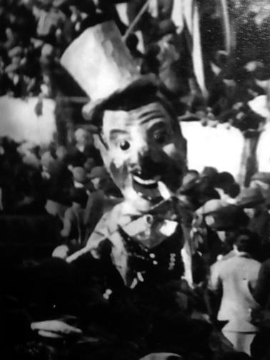 La moglie e al cine di  - Maschere Isolate - Carnevale di Viareggio 1928