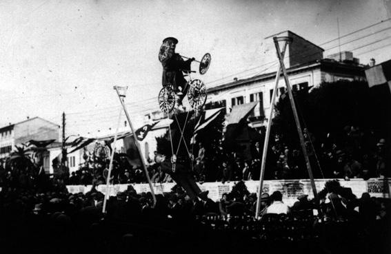 L equilibrista in carnevale di  - Maschere Isolate - Carnevale di Viareggio 1929