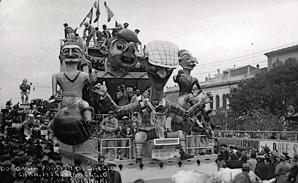 Dopo una partita di calcio di Rolando Morescalchi - Carri piccoli - Carnevale di Viareggio 1934