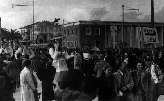 La caccia al merlo di Sergio Baroni ed Eugenio Pardini - Mascherate di Gruppo - Carnevale di Viareggio 1946