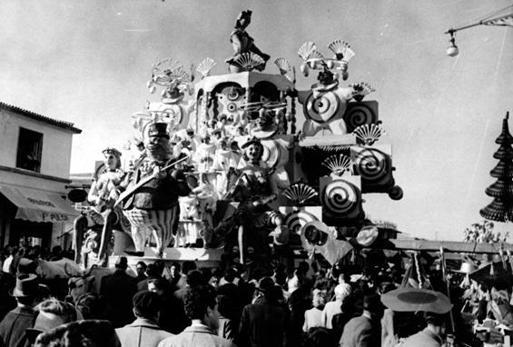 Tiro nel segno di Oreste Lazzari - Carri piccoli - Carnevale di Viareggio 1950