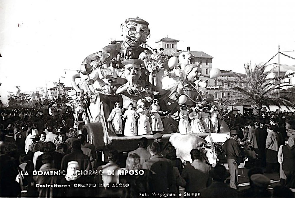 La Domenica giornata di riposo di Bar Alceo - Carri piccoli - Carnevale di Viareggio 1952