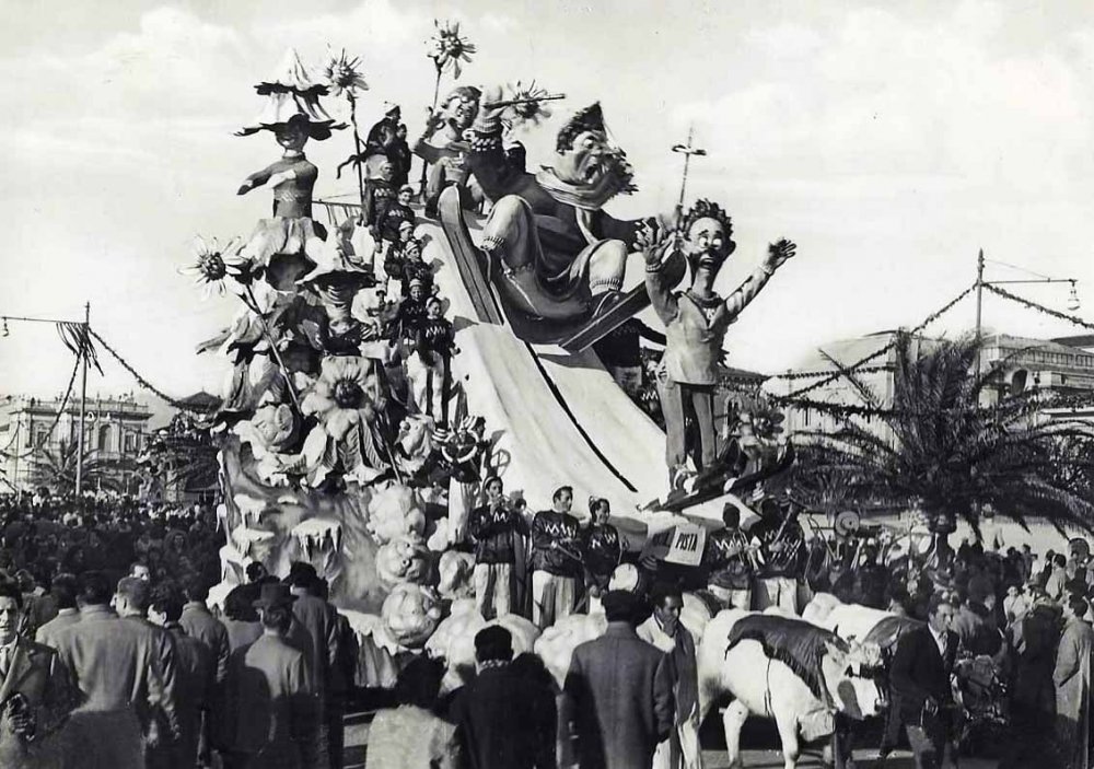 Pista...pista di Arnaldo Galli - Carri piccoli - Carnevale di Viareggio 1952