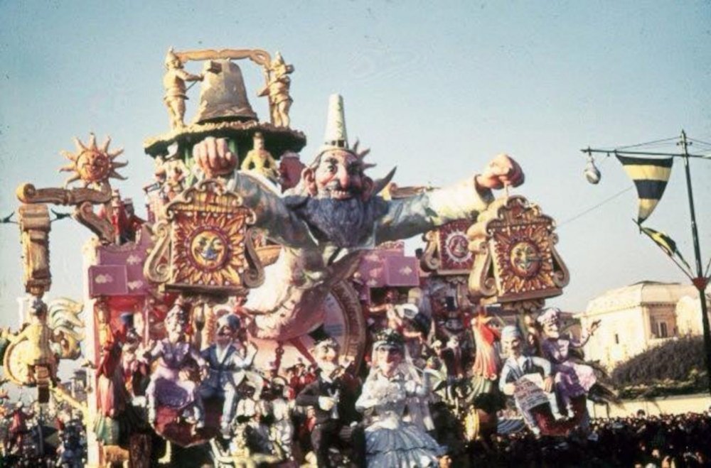 Chi ha tempo non aspetti tempo di Nilo Lenci, Renato Santini e Giulio Palmerini - Carri grandi - Carnevale di Viareggio 1954