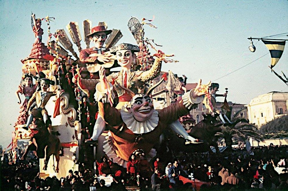 Corrida carnevalesca di Carlo Vannucci e Sandro Bertuccelli - Carri grandi - Carnevale di Viareggio 1954