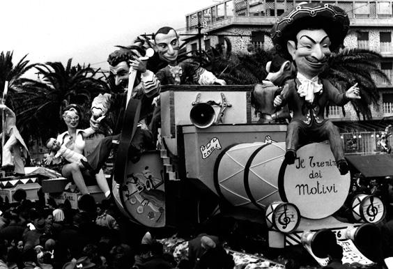 Il trenino dei motivi di Giovanni Lazzarini - Complessi mascherati - Carnevale di Viareggio 1956