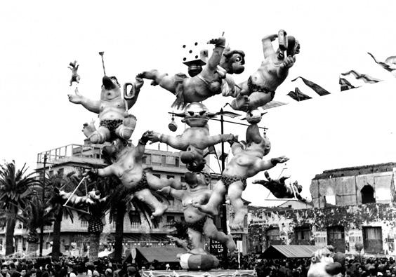 La famiglia Ercolini hoplà di Arnaldo Galli - Complessi mascherati - Carnevale di Viareggio 1956