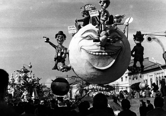 Chi tardi arriva, male alloggia di Amedeo Mallegni - Complessi mascherati - Carnevale di Viareggio 1960