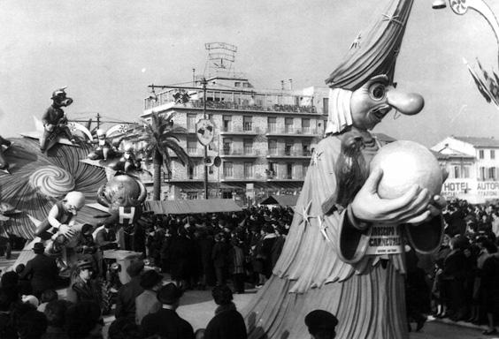 Oroscopo carnevale di Renato Galli - Complessi mascherati - Carnevale di Viareggio 1963