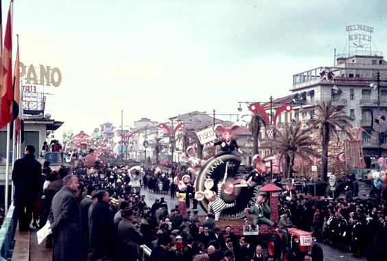 La fuga del secolo di Oreste Lazzari - Complessi mascherati - Carnevale di Viareggio 1964