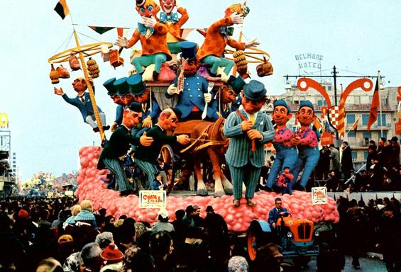 Campa cavallo di Renato Galli - Carri grandi - Carnevale di Viareggio 1965