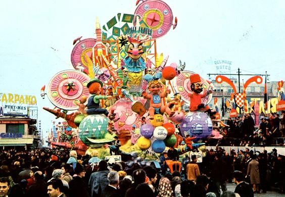 Ognuno al suo pianeta di Nilo Lenci - Carri grandi - Carnevale di Viareggio 1965