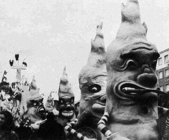 Rapine a mano armata di Fortunato Pardini - Mascherate di Gruppo - Carnevale di Viareggio 1967