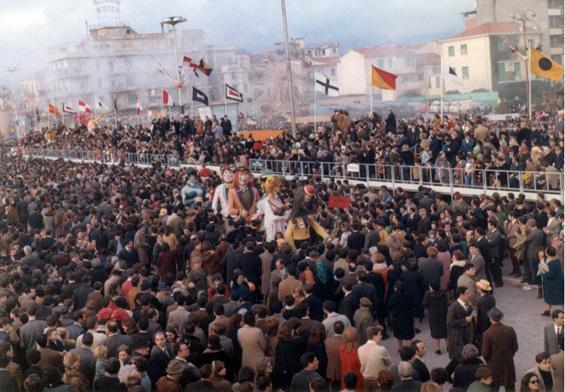 Hippies di Mario Francesconi - Mascherate di Gruppo - Carnevale di Viareggio 1968