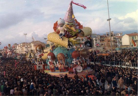 Per chi suona la campana di Sergio Baroni - Carri grandi - Carnevale di Viareggio 1968