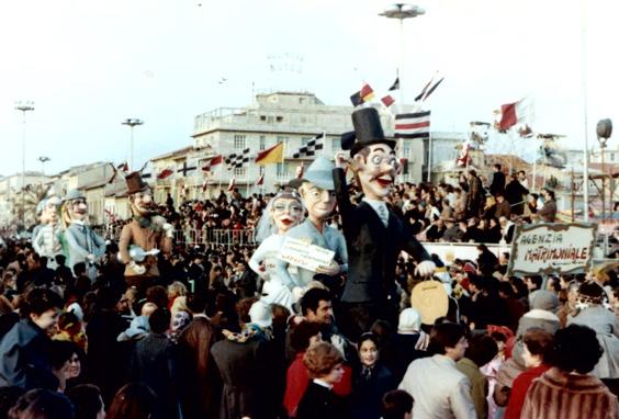 Agenzia matrimoniale di Giovanni Pardini - Mascherate di Gruppo - Carnevale di Viareggio 1970