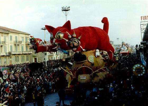 Arriva Mao di Giovanni Lazzarini e Oreste Lazzari - Carri grandi - Carnevale di Viareggio 1970