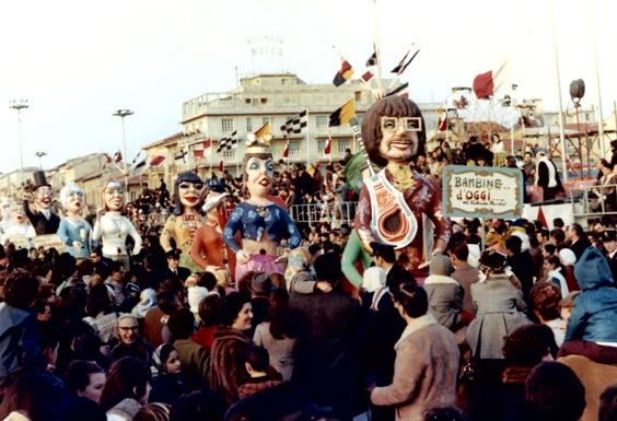 Bambine d’oggi di Fortunato Pardini - Mascherate di Gruppo - Carnevale di Viareggio 1970