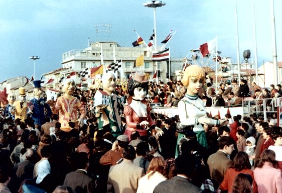 Moralisti di ieri, moralisti di oggi di Fabio Romani - Mascherate di Gruppo - Carnevale di Viareggio 1970