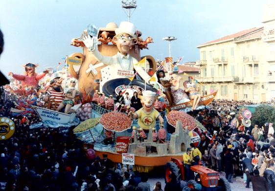 Vacanze romane di Carlo Francesconi, Sergio Barsella - Carri grandi - Carnevale di Viareggio 1970