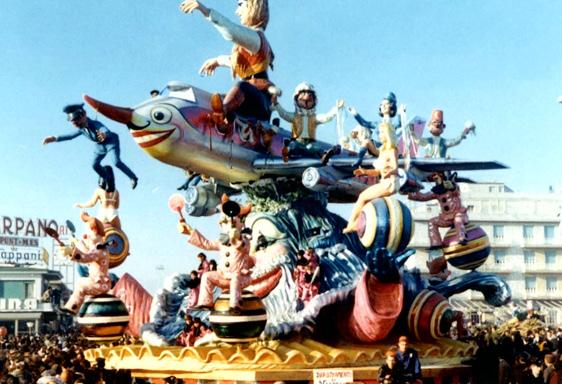 Dirottamento su Viareggio di Carlo Vannucci - Carri grandi - Carnevale di Viareggio 1971