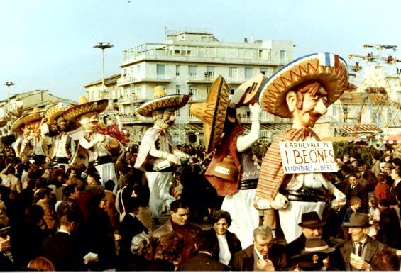 I beones di Carlo Bomberini - Mascherate di Gruppo - Carnevale di Viareggio 1971