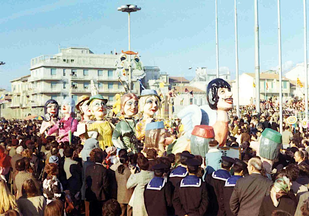 Made in Italy di Giovanni Pardini - Mascherate di Gruppo - Carnevale di Viareggio 1971