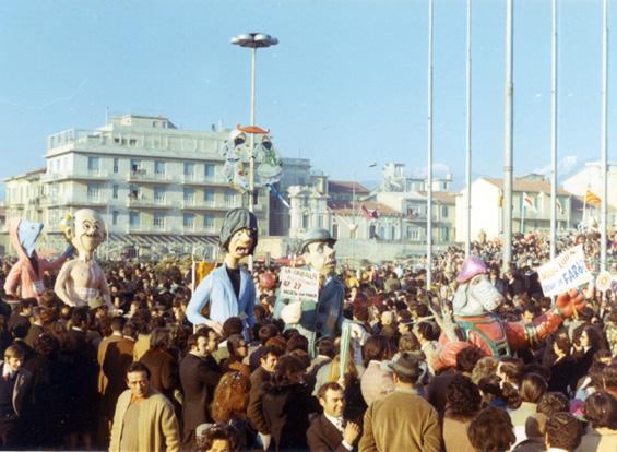 Sulla luna dove la farò? di Paolo Dal Pino - Maschere Isolate - Carnevale di Viareggio 1971