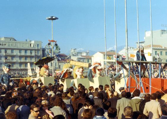Ultimo dirottamento di Guidobaldo Francesconi - Mascherate di Gruppo - Carnevale di Viareggio 1971
