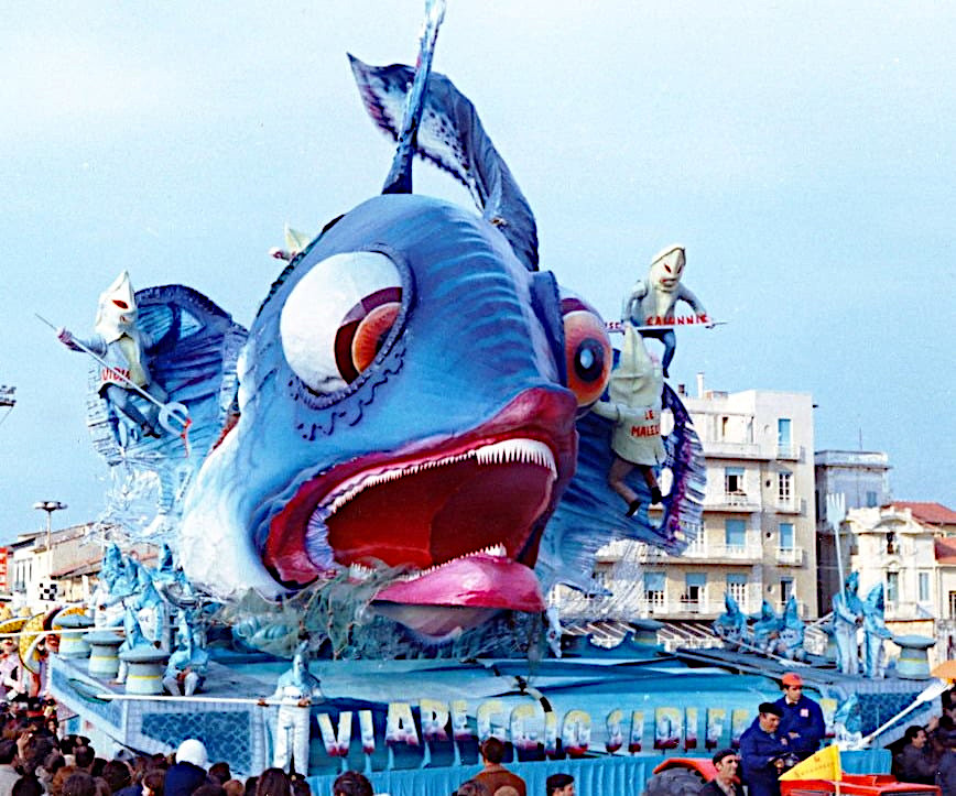 Viareggio si difende di Sergio Baroni - Carri grandi - Carnevale di Viareggio 1971