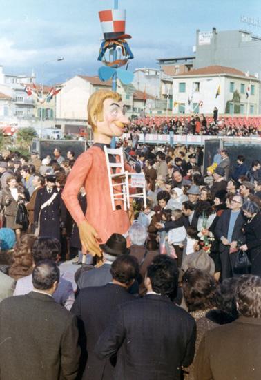 Aveva la vista stanca di Enrico Lippi - Maschere Isolate - Carnevale di Viareggio 1972