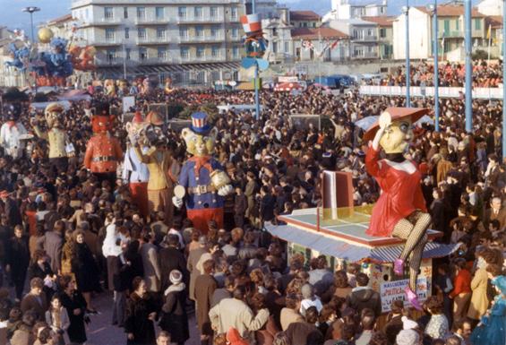 La politica del ping-pong di Carlo Bomberini - Mascherate di Gruppo - Carnevale di Viareggio 1972