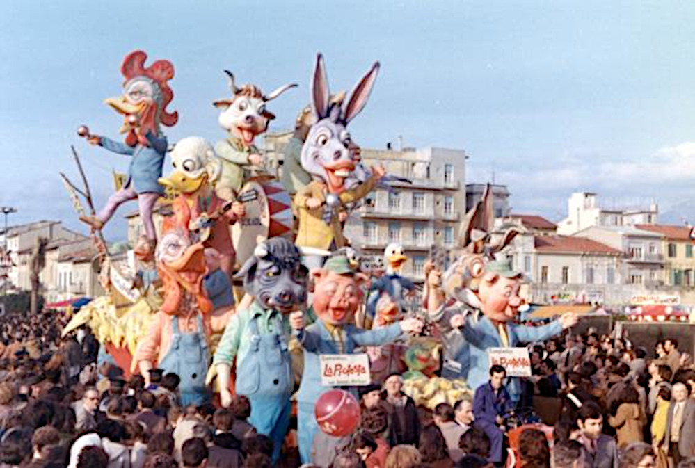 La protesta di Amedeo Mallegni - Complessi mascherati - Carnevale di Viareggio 1972