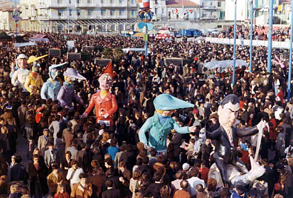 Mamma mi sono diplomato di Giampaolo Puccetti - Mascherate di Gruppo - Carnevale di Viareggio 1972