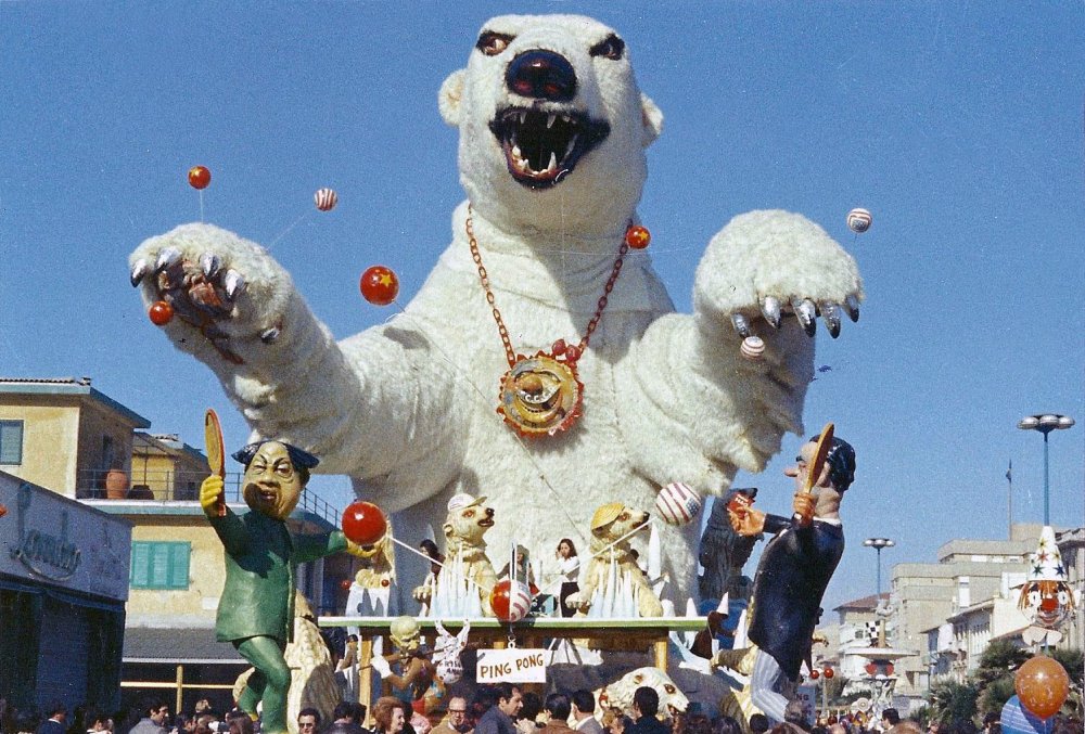 Ping pong di Arnaldo Galli - Carri grandi - Carnevale di Viareggio 1972