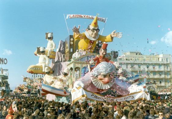 Cento anni dopo di Silvano Avanzini - Carri grandi - Carnevale di Viareggio 1973