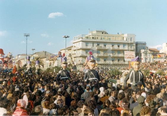 Chi è che tira la carretta di Fabio Romani - Mascherate di Gruppo - Carnevale di Viareggio 1973