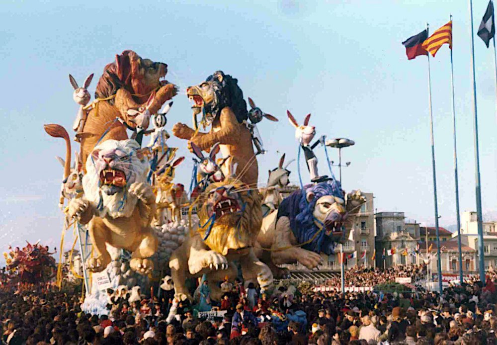 Conigli coraggiosi di Arnaldo Galli - Carri grandi - Carnevale di Viareggio 1974