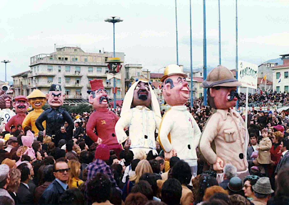 I camaleonti di Angelo Romani - Mascherate di Gruppo - Carnevale di Viareggio 1974