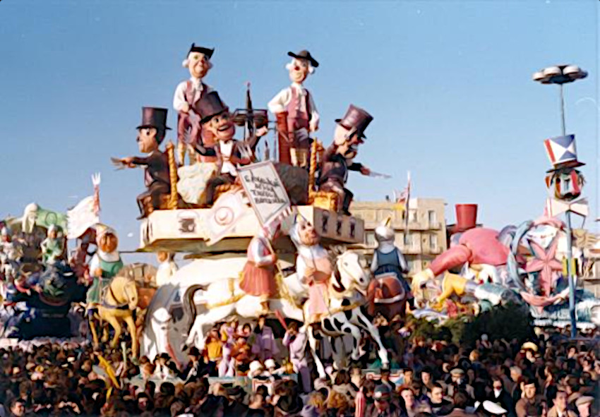 I cavalieri della tavola quadrata di Davino Barsella - Carri piccoli - Carnevale di Viareggio 1975