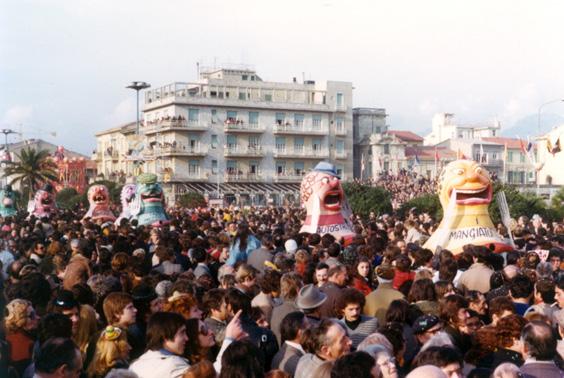 I mangiatutto di Angelo Romani - Mascherate di Gruppo - Carnevale di Viareggio 1976