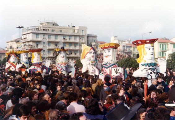 Re, fanti e regine di Guidobaldo Francesconi - Mascherate di Gruppo - Carnevale di Viareggio 1976