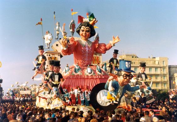 Alice nel paese delle meraviglie di Carlo Vannucci - Carnevale di Viareggio  1977 | Viareggio com'era