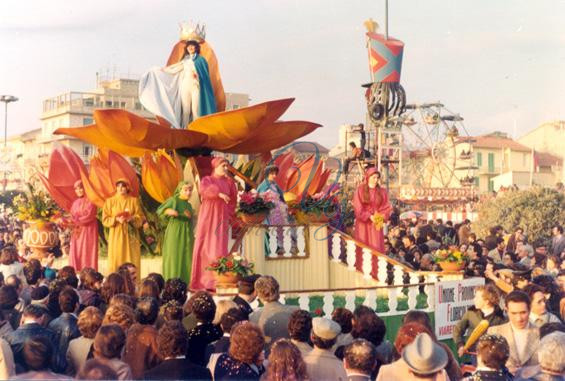 Il tulipano di Rione Migliarina - Altri Carri - Carnevale di Viareggio 1977